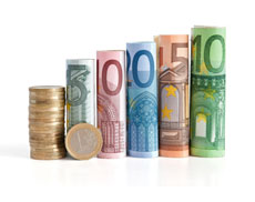 EUR makes advances against weakening USD ahead of key EU meet